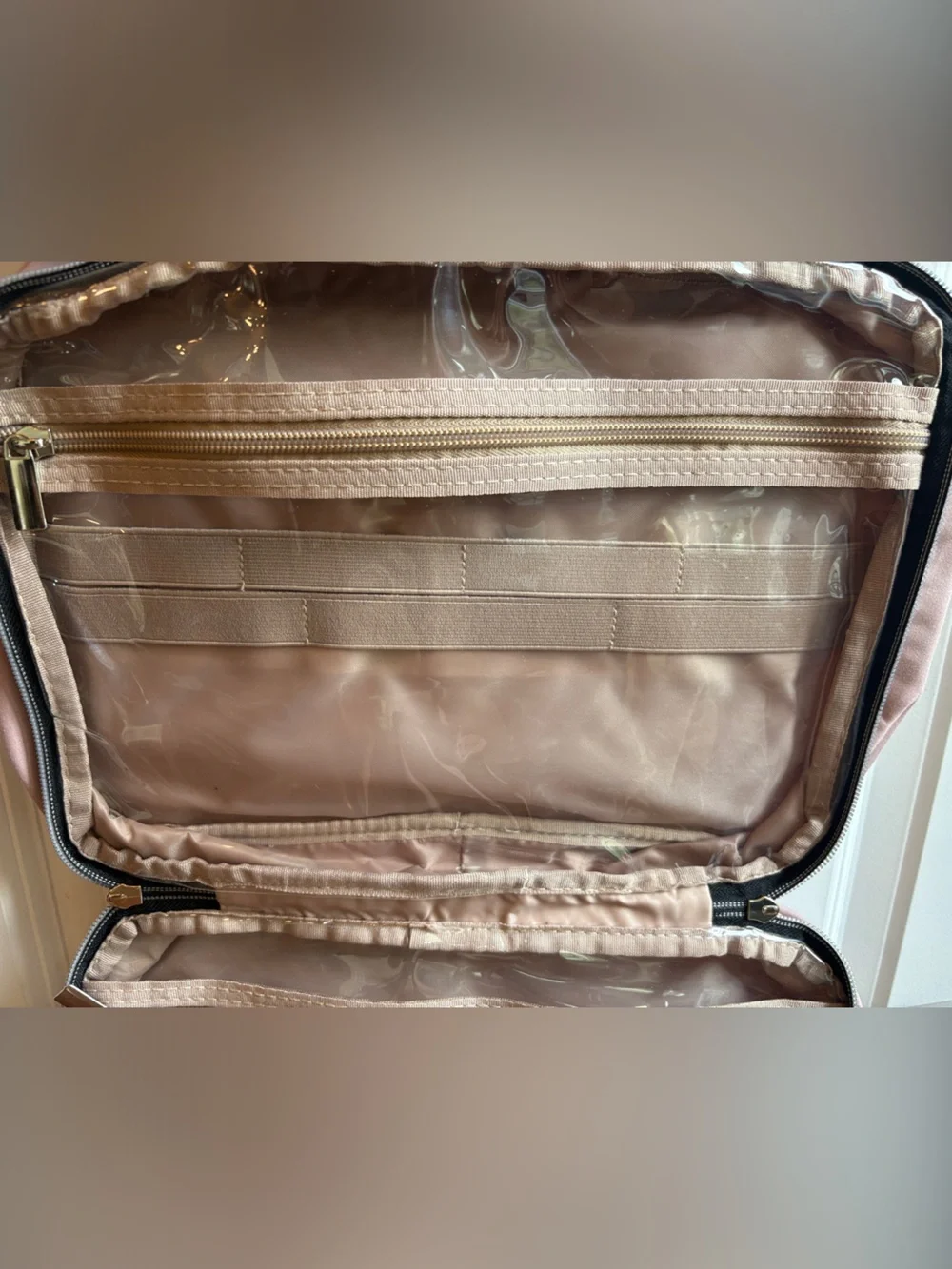 BAGSMART Hanging Travel Toiletry Bag Quilted Mauve Cosmetic Organizer NWT